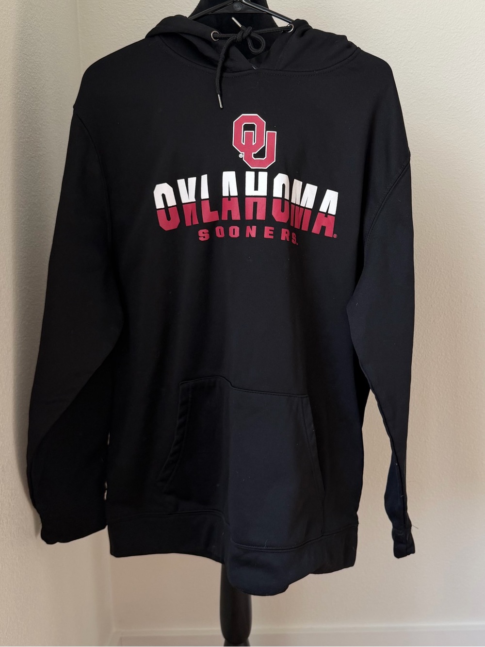 Colosseum Black Oklahoma Sooners Crewneck Sweatshirt with Red Logo